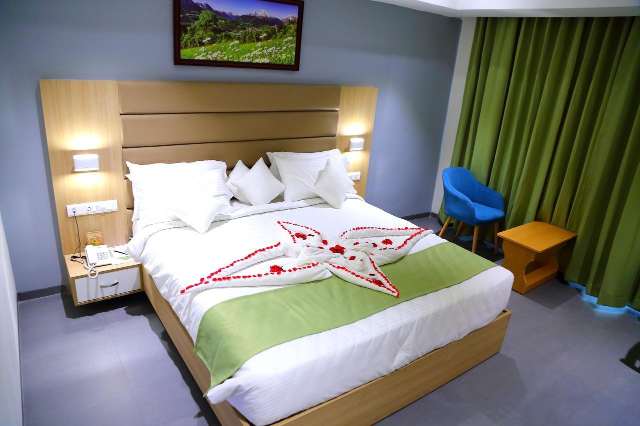 Abhayaa Hotel Visakhapatnam Ngoại thất bức ảnh