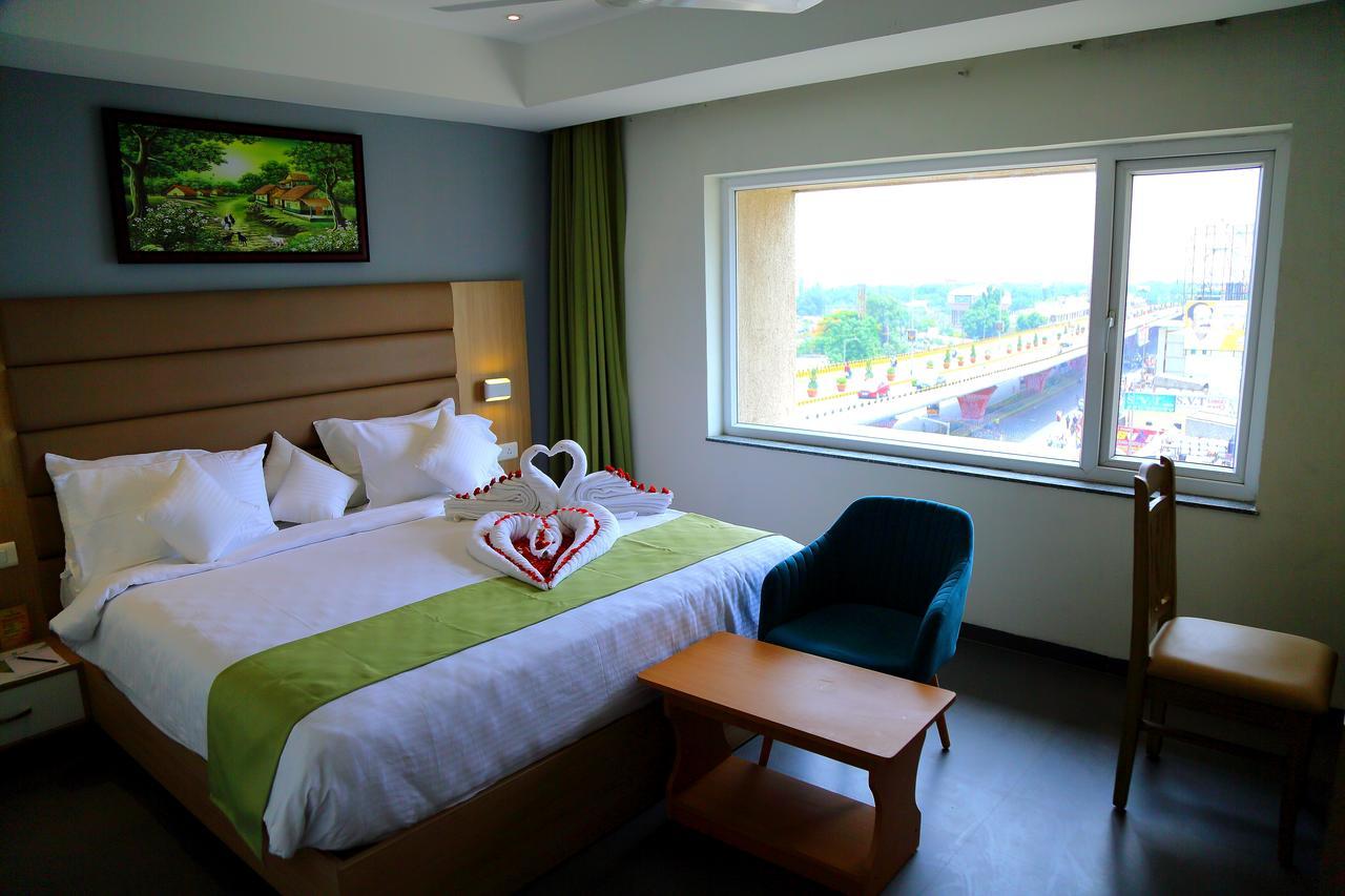 Abhayaa Hotel Visakhapatnam Ngoại thất bức ảnh