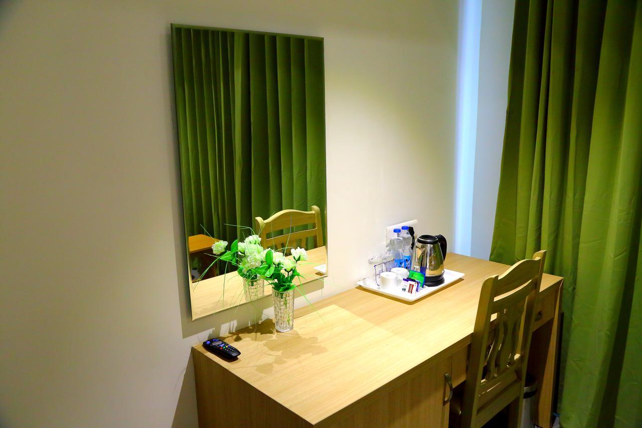 Abhayaa Hotel Visakhapatnam Ngoại thất bức ảnh