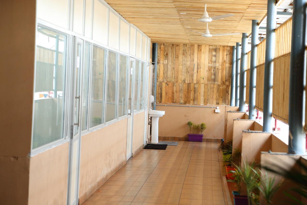 Abhayaa Hotel Visakhapatnam Ngoại thất bức ảnh