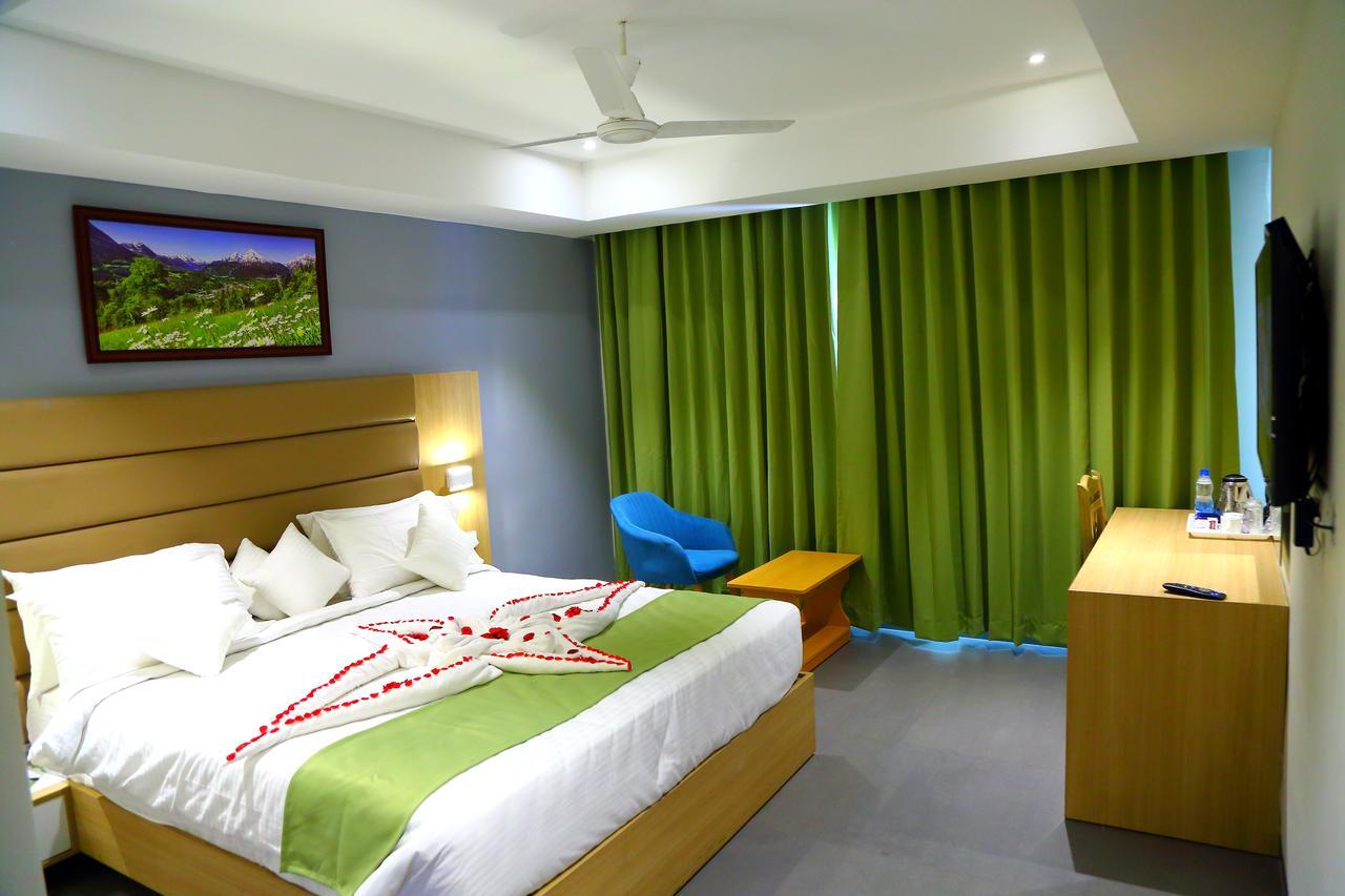 Abhayaa Hotel Visakhapatnam Ngoại thất bức ảnh