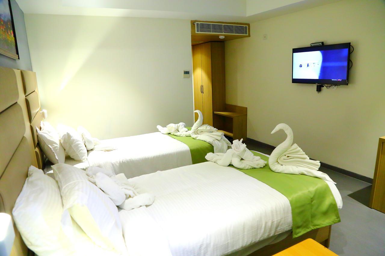 Abhayaa Hotel Visakhapatnam Ngoại thất bức ảnh
