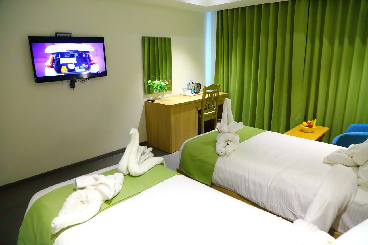 Abhayaa Hotel Visakhapatnam Ngoại thất bức ảnh